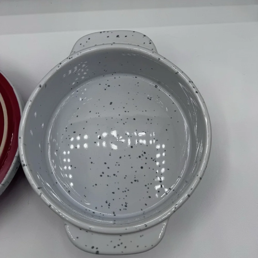 Decorative Ceramic Santa Claus Mini Casserole Dish or Brie Baker. (G4)
